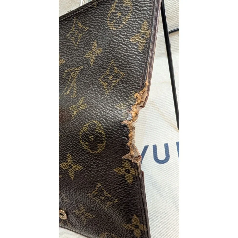 Louis Vuitton Monogram Kiss-Lock Bifold Wallet Vintage Made in USA S01901